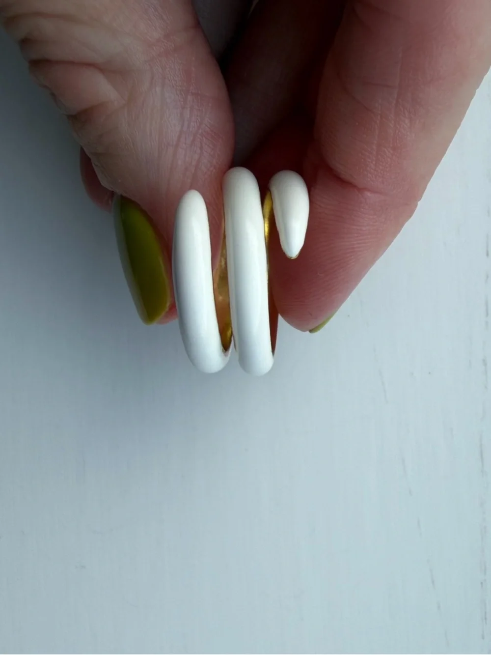 Minimalist White Enamel Spiral / Snake Triple-Band Ring - Size 6.5